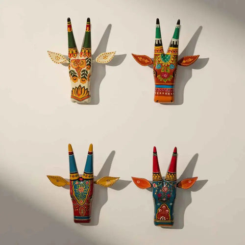 Antiquely Cow Heads – Vintage & Rustic Décor